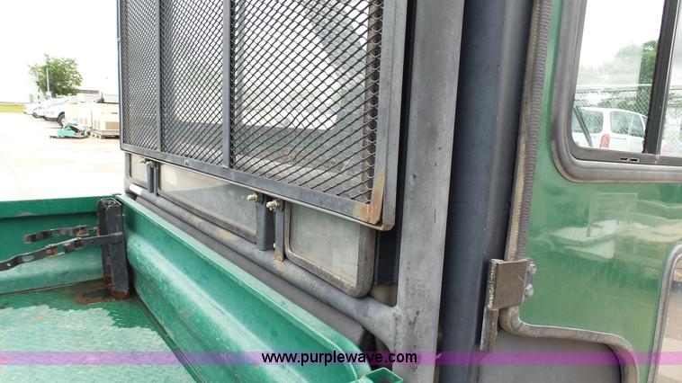 image for item K4082 2010 Kawasaki Mule 4000 utility vehicle