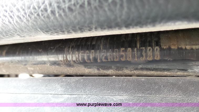 image for item K4082 2010 Kawasaki Mule 4000 utility vehicle