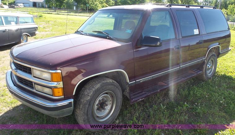 image for item K4558 1995 Chevrolet Suburban C2500 SUV