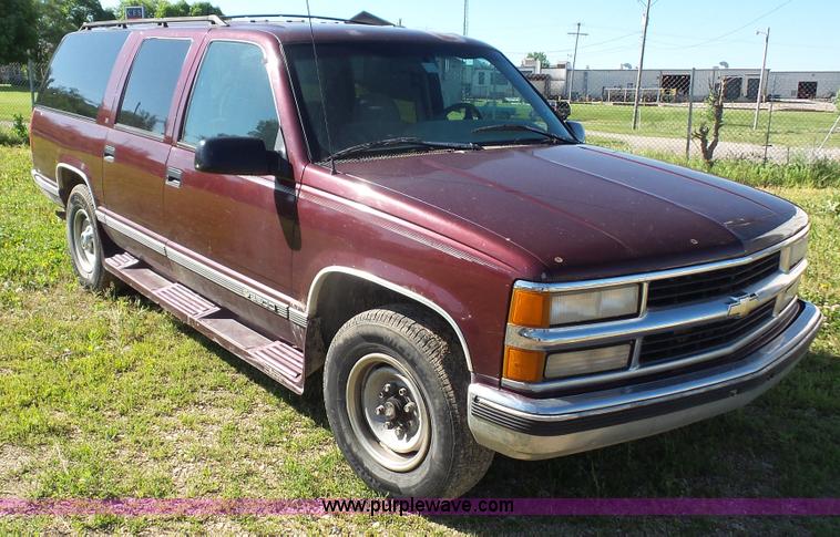 image for item K4558 1995 Chevrolet Suburban C2500 SUV