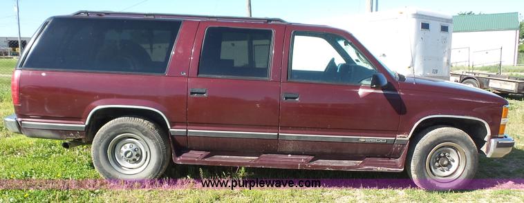 image for item K4558 1995 Chevrolet Suburban C2500 SUV