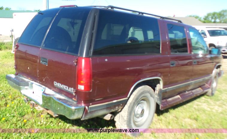image for item K4558 1995 Chevrolet Suburban C2500 SUV