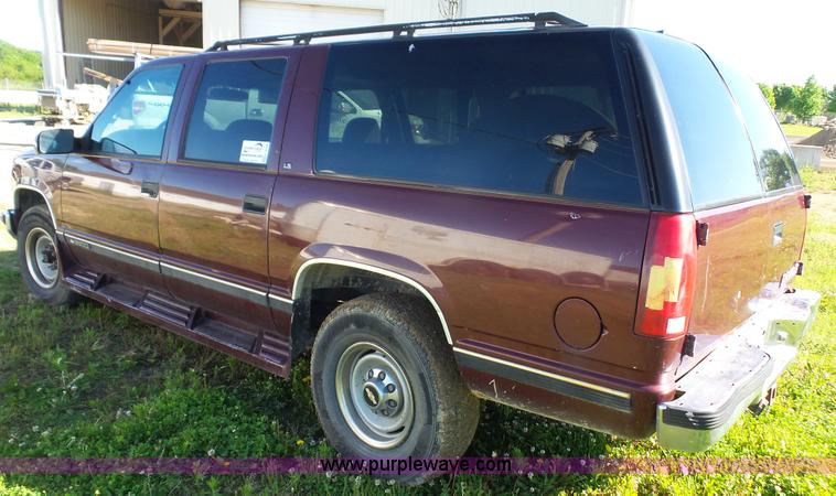 image for item K4558 1995 Chevrolet Suburban C2500 SUV