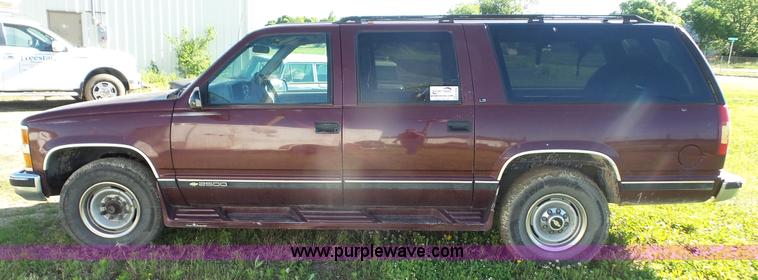image for item K4558 1995 Chevrolet Suburban C2500 SUV