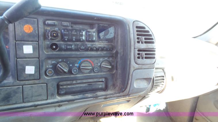 image for item K4558 1995 Chevrolet Suburban C2500 SUV