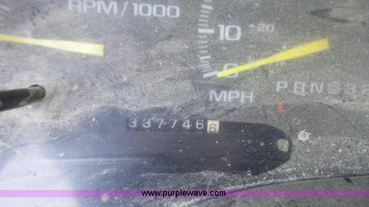 image for item K4558 1995 Chevrolet Suburban C2500 SUV