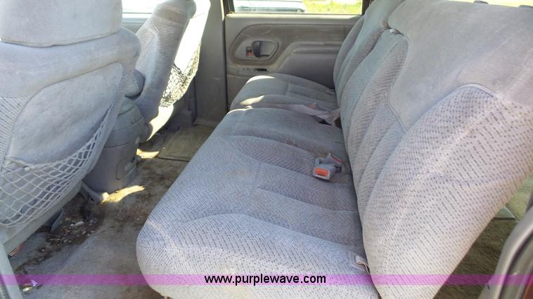 image for item K4558 1995 Chevrolet Suburban C2500 SUV
