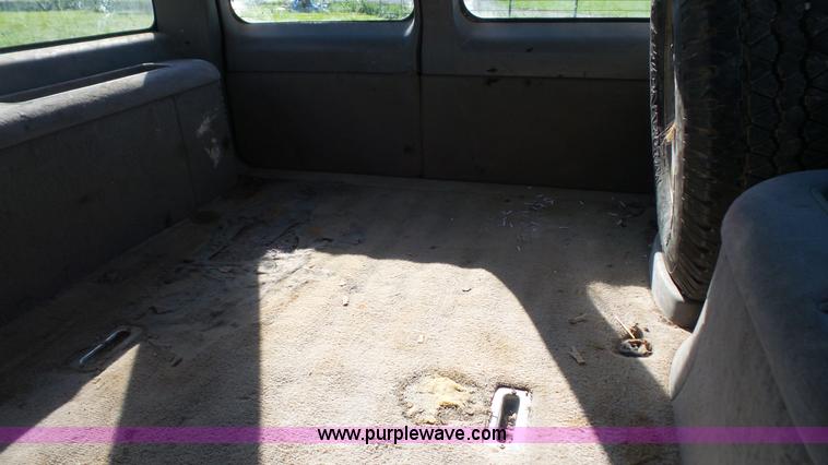 image for item K4558 1995 Chevrolet Suburban C2500 SUV