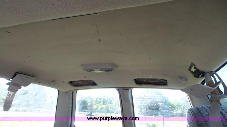 image for item K4558 1995 Chevrolet Suburban C2500 SUV