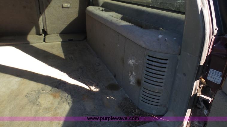 image for item K4558 1995 Chevrolet Suburban C2500 SUV