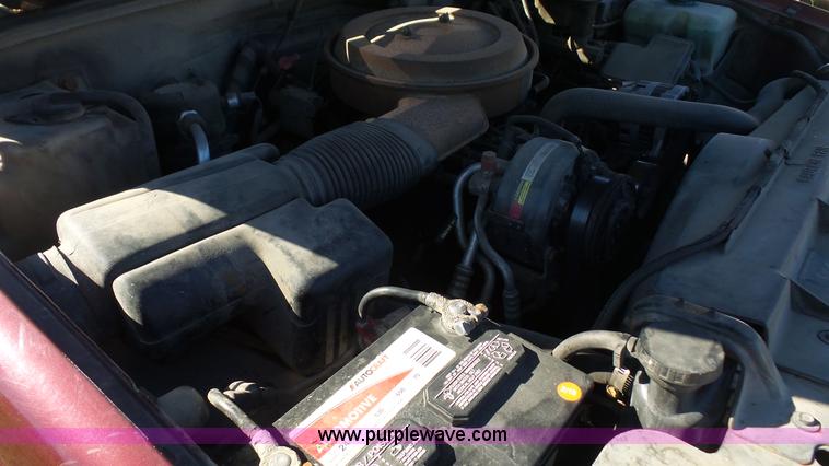 image for item K4558 1995 Chevrolet Suburban C2500 SUV