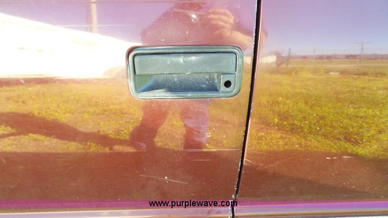 image for item K4558 1995 Chevrolet Suburban C2500 SUV