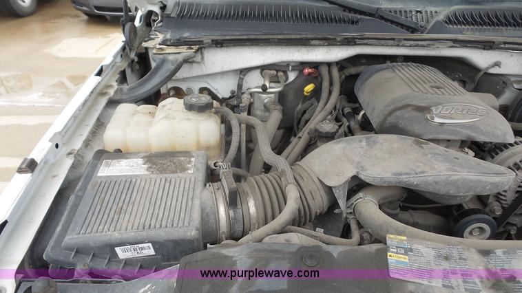 image for item K4720 2006 Chevrolet Silverado 1500 pickup truck