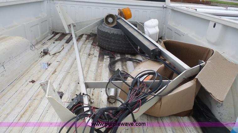 image for item K4720 2006 Chevrolet Silverado 1500 pickup truck