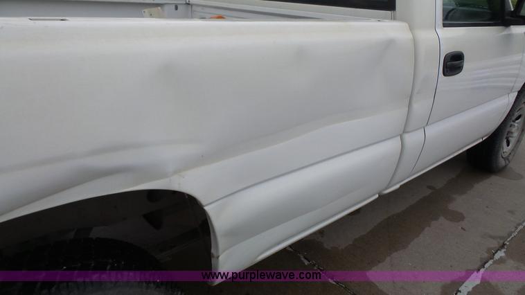 image for item K4720 2006 Chevrolet Silverado 1500 pickup truck