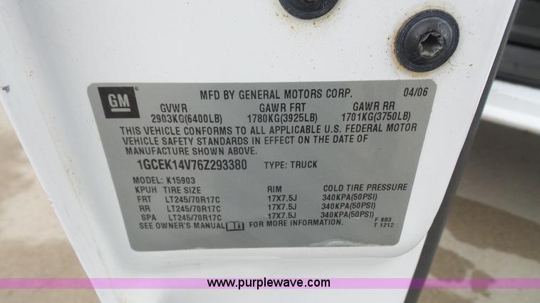 image for item K4720 2006 Chevrolet Silverado 1500 pickup truck