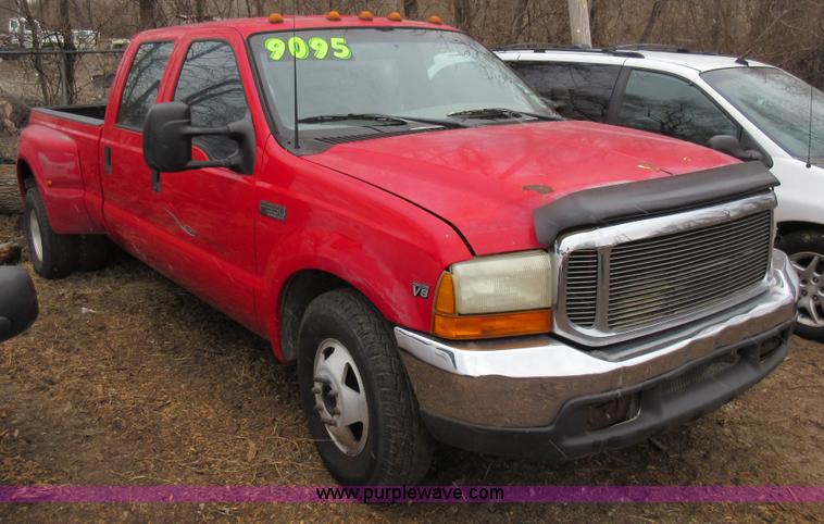 image for item K5499 1999 Ford F350 Super Duty Crew Cab pickup truck