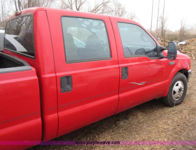 image for item K5499 1999 Ford F350 Super Duty Crew Cab pickup truck