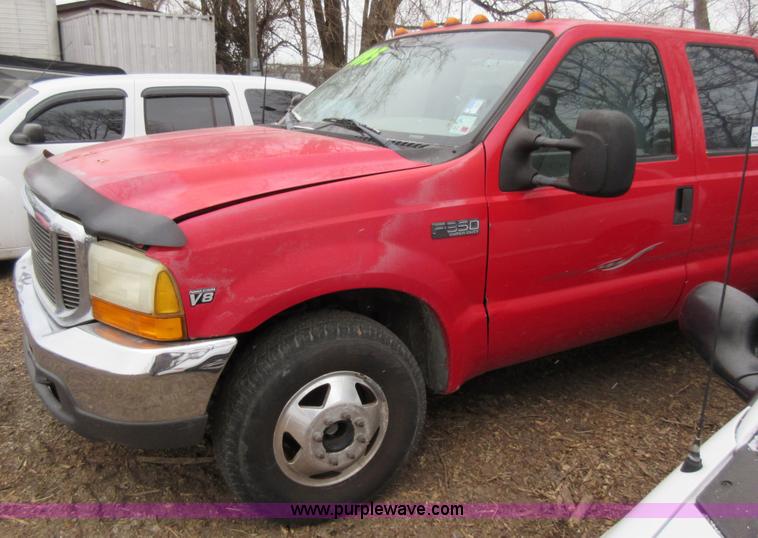 image for item K5499 1999 Ford F350 Super Duty Crew Cab pickup truck