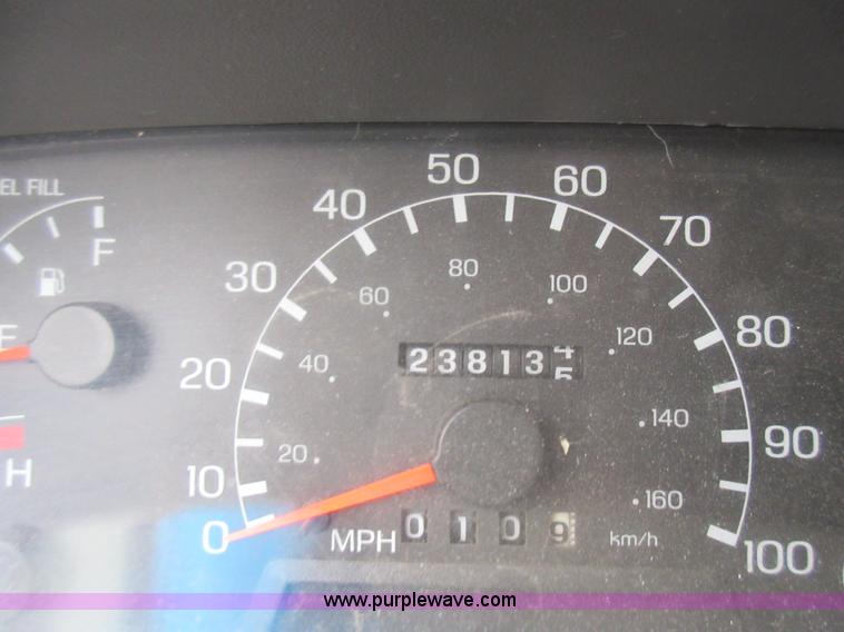 image for item K5499 1999 Ford F350 Super Duty Crew Cab pickup truck