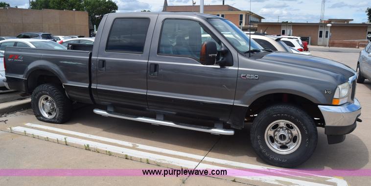 image for item K6505 2003 Ford F250 Super Duty Crew Cab pickup truck