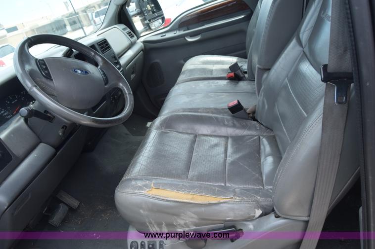 image for item K6505 2003 Ford F250 Super Duty Crew Cab pickup truck