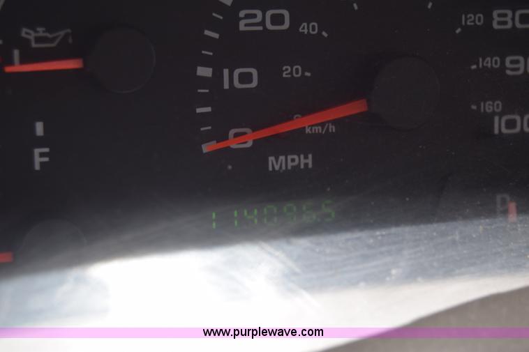 image for item K6505 2003 Ford F250 Super Duty Crew Cab pickup truck