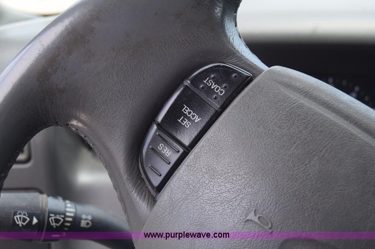 image for item K6505 2003 Ford F250 Super Duty Crew Cab pickup truck