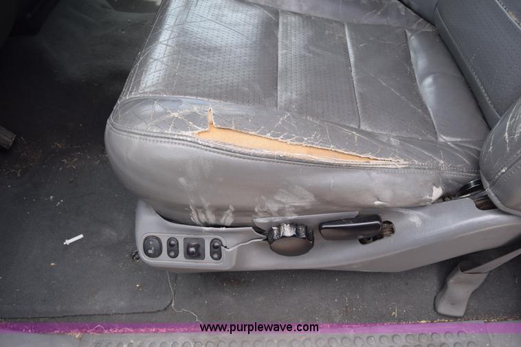 image for item K6505 2003 Ford F250 Super Duty Crew Cab pickup truck