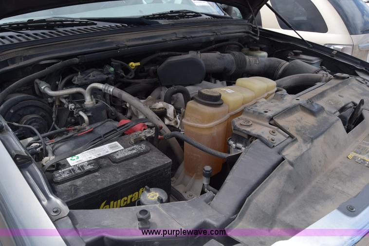 image for item K6505 2003 Ford F250 Super Duty Crew Cab pickup truck