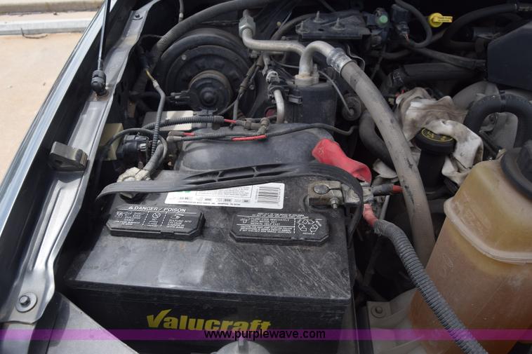 image for item K6505 2003 Ford F250 Super Duty Crew Cab pickup truck