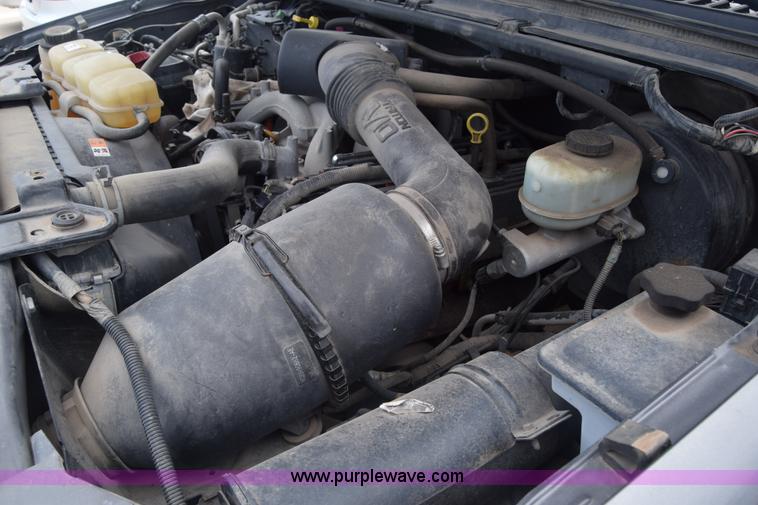 image for item K6505 2003 Ford F250 Super Duty Crew Cab pickup truck