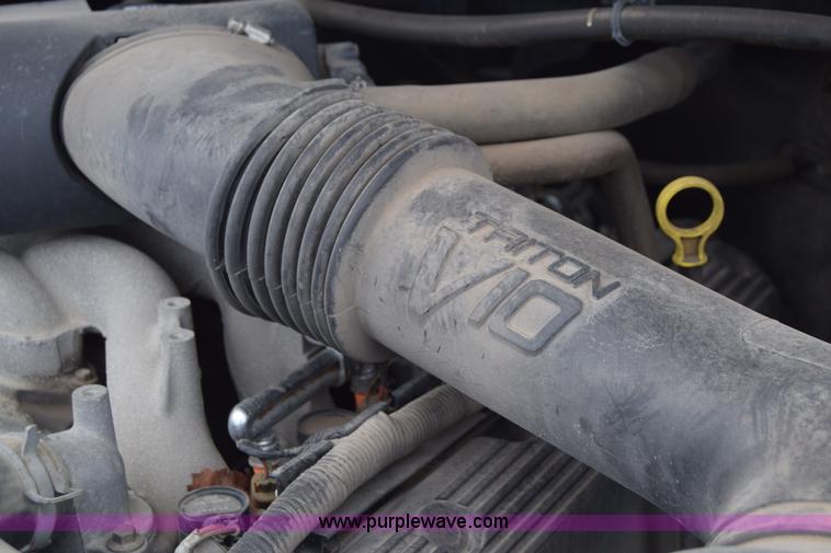 image for item K6505 2003 Ford F250 Super Duty Crew Cab pickup truck