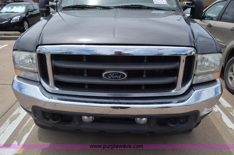 image for item K6505 2003 Ford F250 Super Duty Crew Cab pickup truck