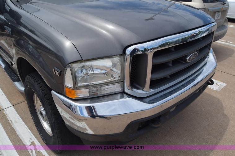 image for item K6505 2003 Ford F250 Super Duty Crew Cab pickup truck