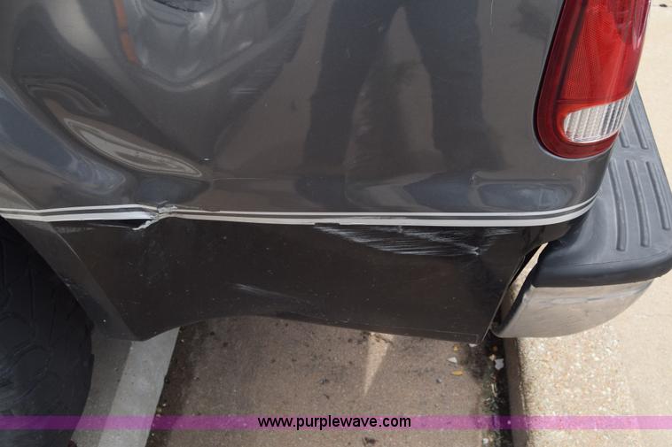 image for item K6505 2003 Ford F250 Super Duty Crew Cab pickup truck