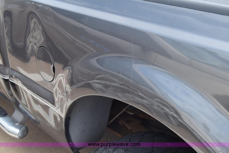 image for item K6505 2003 Ford F250 Super Duty Crew Cab pickup truck