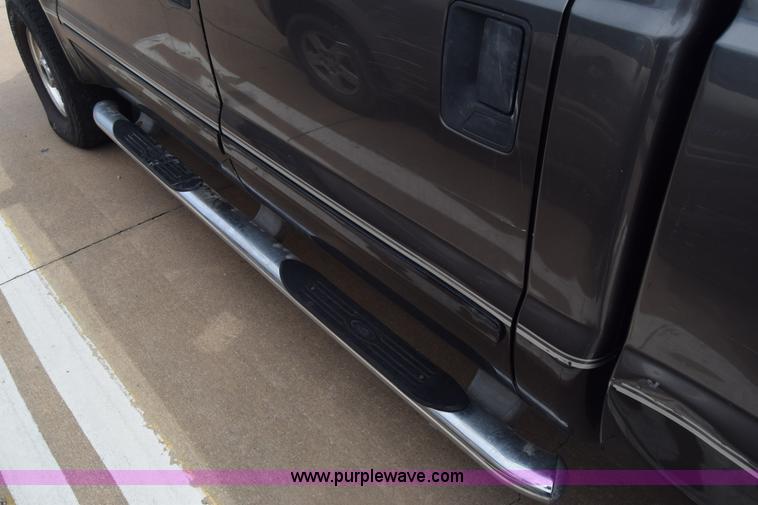 image for item K6505 2003 Ford F250 Super Duty Crew Cab pickup truck