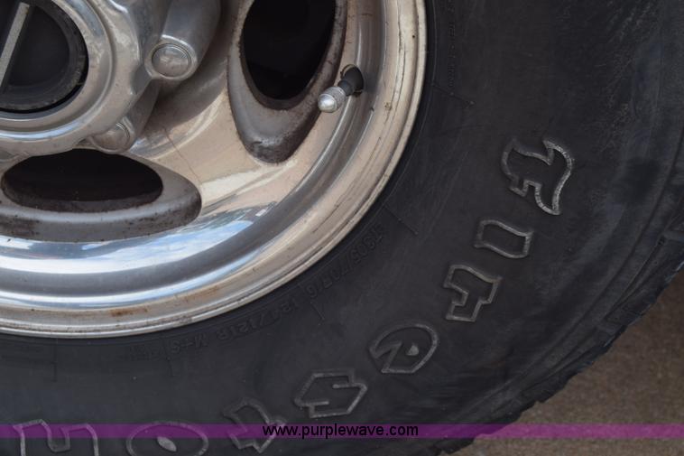 image for item K6505 2003 Ford F250 Super Duty Crew Cab pickup truck