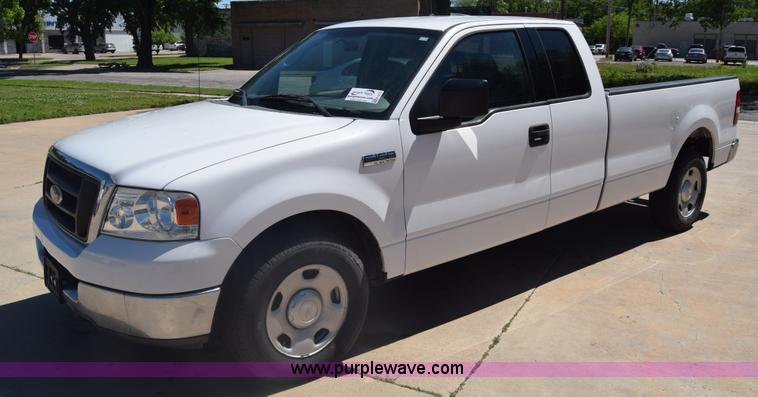 image for item K6573 2004 Ford F150 SuperCab pickup truck