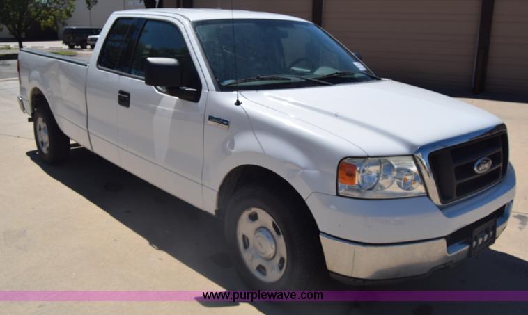 image for item K6573 2004 Ford F150 SuperCab pickup truck