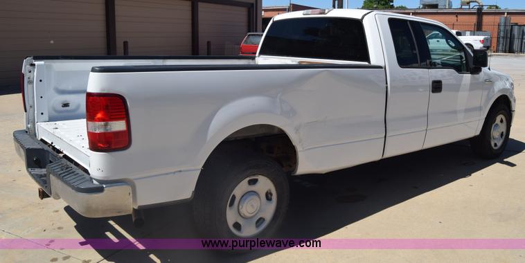 image for item K6573 2004 Ford F150 SuperCab pickup truck