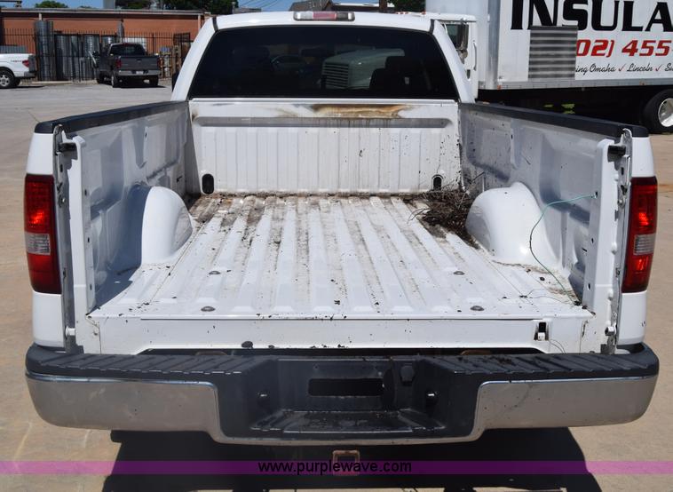 image for item K6573 2004 Ford F150 SuperCab pickup truck