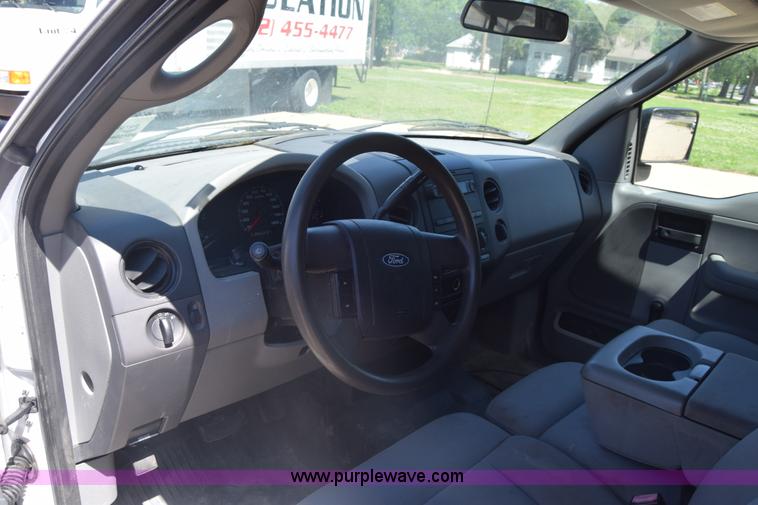 image for item K6573 2004 Ford F150 SuperCab pickup truck