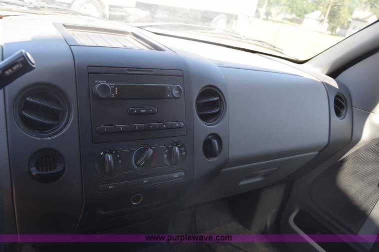 image for item K6573 2004 Ford F150 SuperCab pickup truck