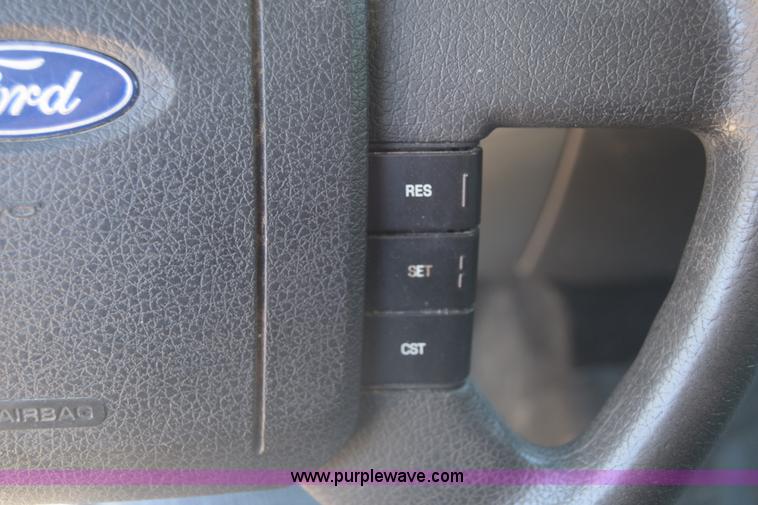 image for item K6573 2004 Ford F150 SuperCab pickup truck