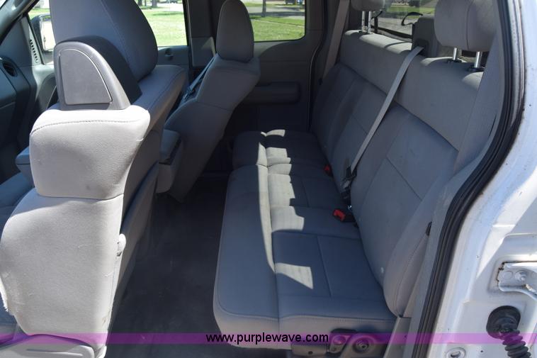 image for item K6573 2004 Ford F150 SuperCab pickup truck