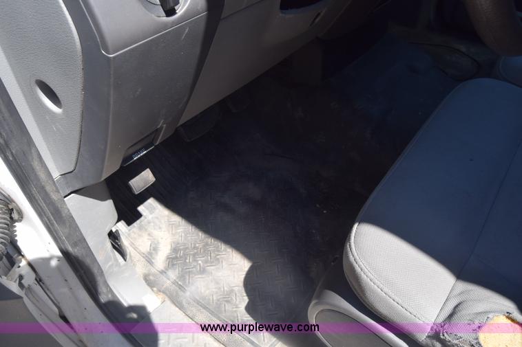 image for item K6573 2004 Ford F150 SuperCab pickup truck