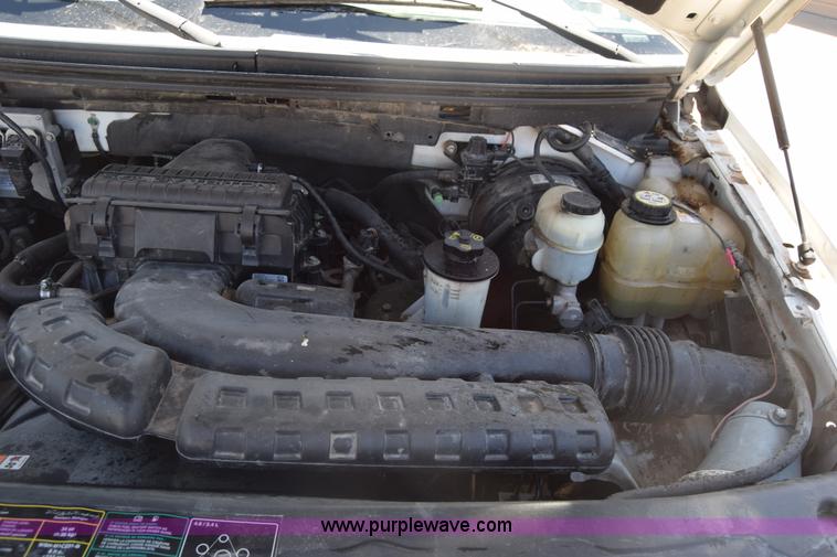 image for item K6573 2004 Ford F150 SuperCab pickup truck