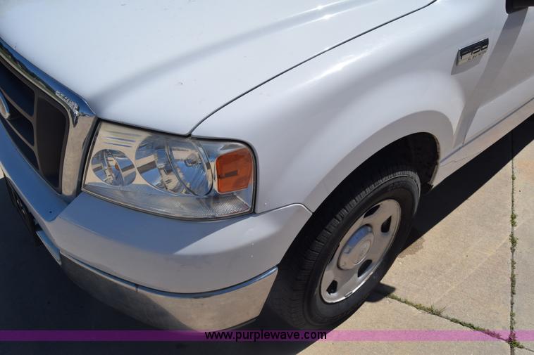 image for item K6573 2004 Ford F150 SuperCab pickup truck